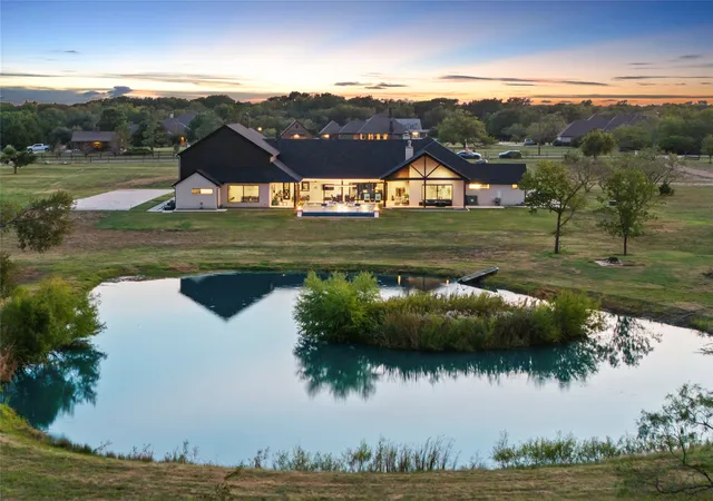 Photo 2 of Mansion for sale at 531 Highpoint Rd, Royse City, TX 75189 | MLS# 21360525 | Listing updated on 2026-09-22