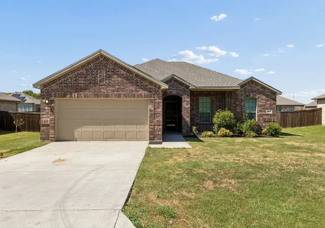 Photo 1 of Single family home for sale at 461 Kerens St, Nevada, TX 75173 | MLS# 21358052 | Listing updated on 2026-09-03