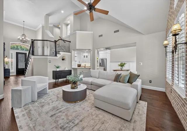 Photo 3 of Sale Pending at 2621 Huntly Ln, Flower Mound, TX 75022 | MLS# 21363065 | Listing updated on 2026-10-06