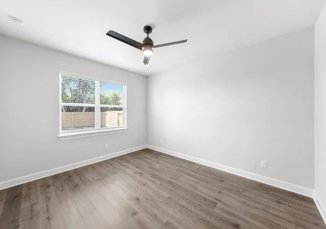 Photo 4 of Single family home for sale at 1021 Holly Dr, Hutchins, TX 75141 | MLS# 21363970 | Listing updated on 2026-08-19