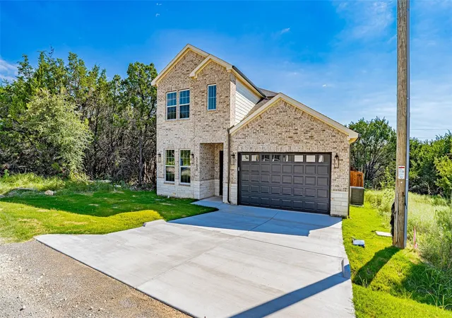 Photo 2 of Single family home for sale at 5702 Barkridge Dr, Granbury, TX 76048 | MLS# 21363990 | Listing updated on 2026-08-19