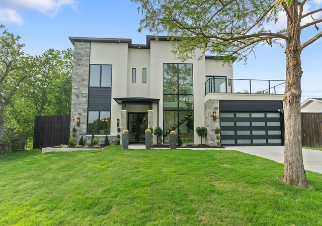 Photo 4 of Single family home for sale at 14015 Rawhide Pkwy, Dallas, TX 75234 | MLS# 21364047 | Listing updated on 2026-08-23