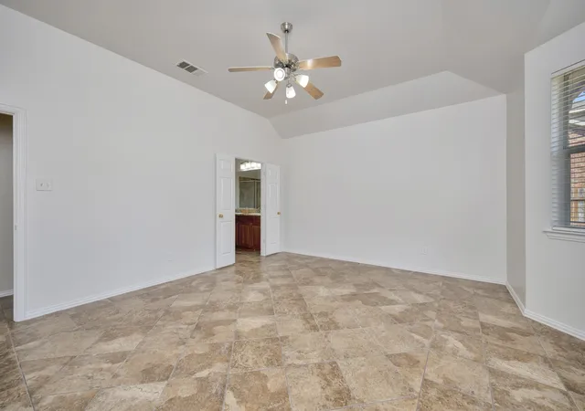 Photo 4 of Single family home for sale at 844 Sequoia Wy, Fort Worth, TX 76131 | MLS# 21361945 | Listing updated on 2026-09-29