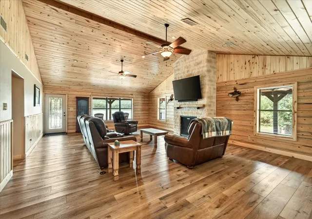 Photo 2 of Single family home for sale at 2789 Hanging Tree Rd, Bowie, TX 76230 | MLS# 21359532 | Listing updated on 2026-08-21