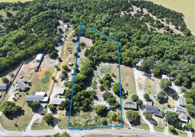 Photo 1 of Sale Pending at 134 Shelby Cir, Red Oak, TX 75154 | MLS# 21364084 | Listing updated on 2026-08-22
