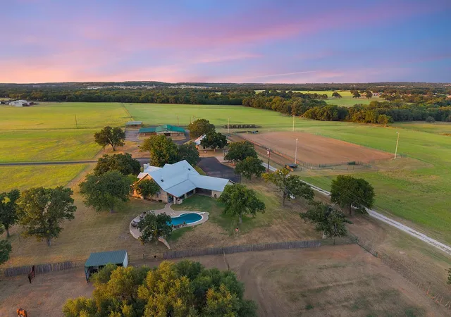 Photo 1 of Sale Pending at 24860 N Us Hwy 281, Stephenville, TX 76401 | MLS# 21363565 | Listing updated on 2026-09-29