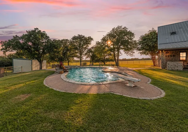 Photo 3 of Sale Pending at 24860 N Us Hwy 281, Stephenville, TX 76401 | MLS# 21363565 | Listing updated on 2026-09-29
