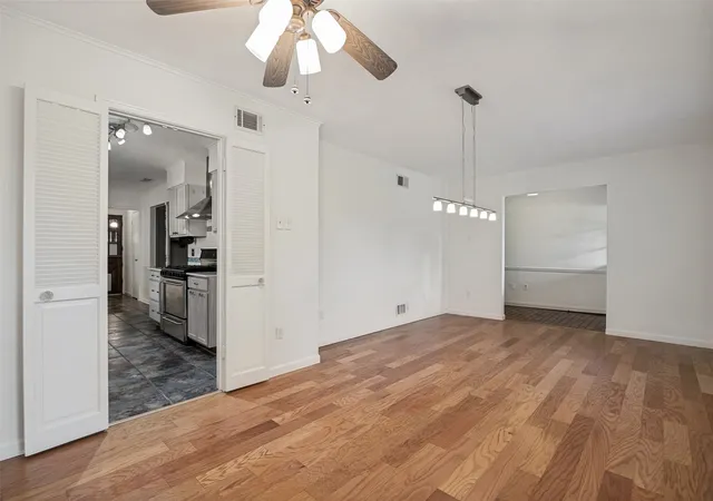 Photo 3 of Single family home for sale at 916 Loganwood Ave, Richardson, TX 75080 | MLS# 21364132 | Listing updated on 2026-08-30