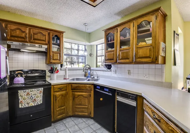 Photo 4 of Single family home for sale at 1090 Bells Chapel Rd, Waxahachie, TX 75165 | MLS# 21362727 | Listing updated on 2026-09-17