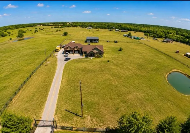 Photo 3 of Single family home for sale at 21424 S State Hwy 78, Leonard, TX 75452 | MLS# 21364175 | Listing updated on 2026-08-21