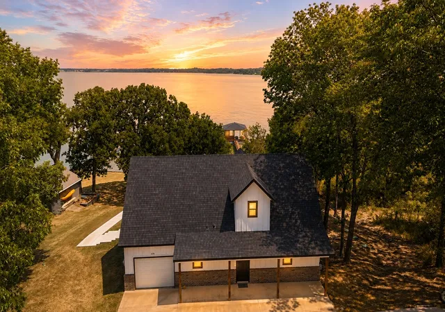 Photo 1 of Single family home for sale at 429 Meandering Wy, Corsicana, TX 75109 | MLS# 21359868 | Listing updated on 2026-08-28