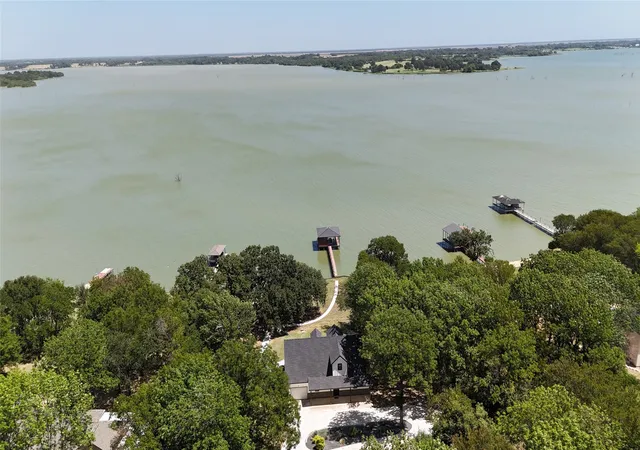 Photo 1 of Single family home for sale at 429 Meandering Wy, Corsicana, TX 75109 | MLS# 21359868 | Listing updated on 2026-09-28