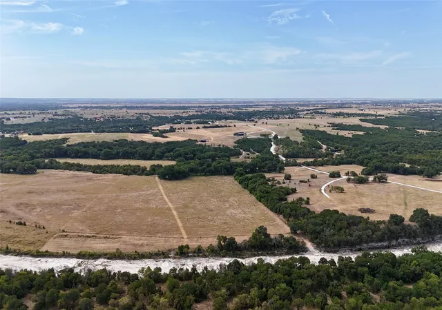 Photo 2 of House for sale at 5066 New Windsor Parkway, Mc Gregor, TX 76657 | MLS# 21363127 | Listing updated on 2026-08-20