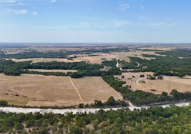 Photo 3 of House for sale at 5066 New Windsor Parkway, Mc Gregor, TX 76657 | MLS# 21363127 | Listing updated on 2026-08-20