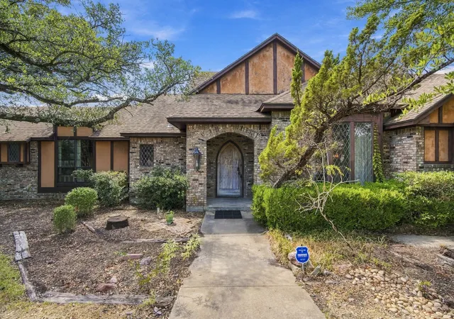 Photo 2 of Single family home for sale at 7210 Shiloh Rd, Midlothian, TX 76065 | MLS# 21363688 | Listing updated on 2026-09-30