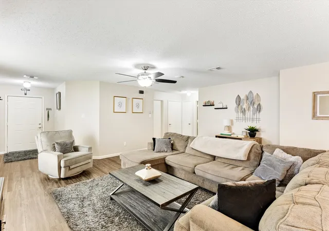 Photo 2 of Single family home for sale at 2120 Shawnee Trl, Justin, TX 76247 | MLS# 21364222 | Listing updated on 2026-08-20