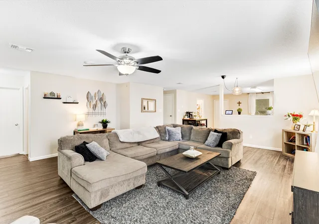 Photo 4 of Single family home for sale at 2120 Shawnee Trl, Justin, TX 76247 | MLS# 21364222 | Listing updated on 2026-08-20