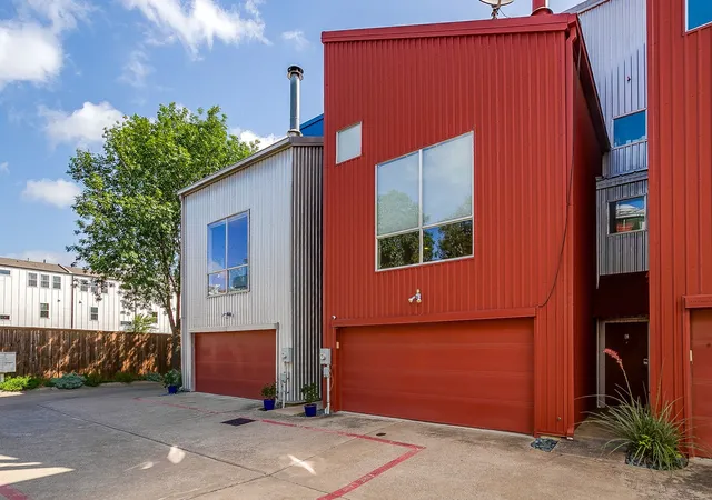 Photo 2 of Sale Pending at 1429 Caddo St #F, Dallas, TX 75204 | MLS# 21363988 | Listing updated on 2026-09-25