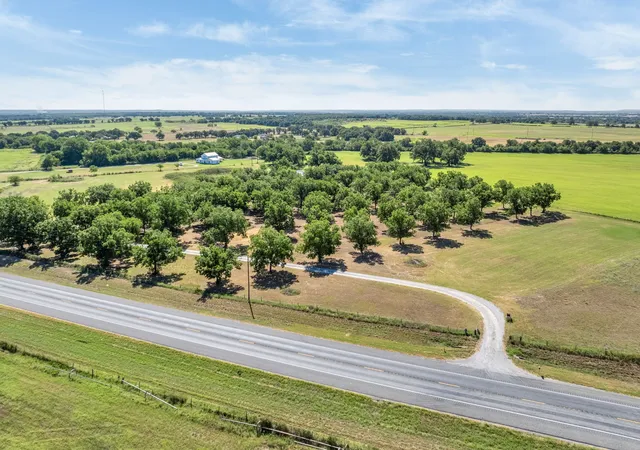 Photo 4 of House for sale at 5787 377/67 Hwy, Comanche, TX 76442 | MLS# 21363905 | Listing updated on 2026-08-25