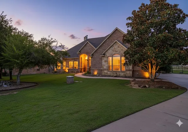 Photo 1 of Single family home for sale at 13041 Stacey Valley Dr, Azle, TX 76020 | MLS# 21360141 | Listing updated on 2026-09-17