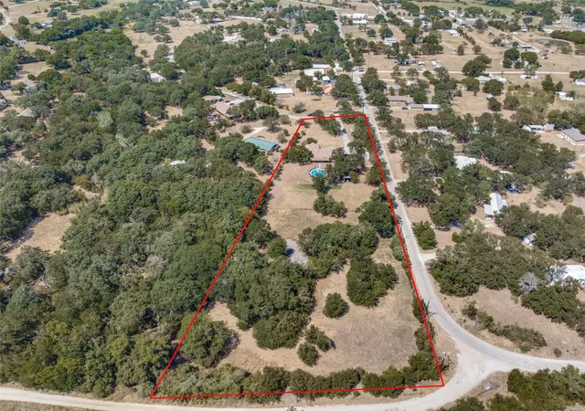 Photo 3 of Single family home for sale at 885 Kyle Cir, Azle, TX 76020 | MLS# 21364241 | Listing updated on 2026-08-29