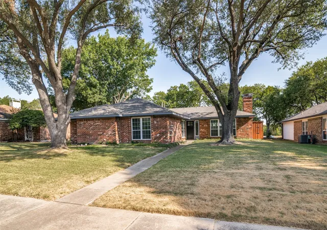 Photo 1 of Sale Pending at 1609 Barclay Dr, Richardson, TX 75081 | MLS# 21363806 | Listing updated on 2026-08-30