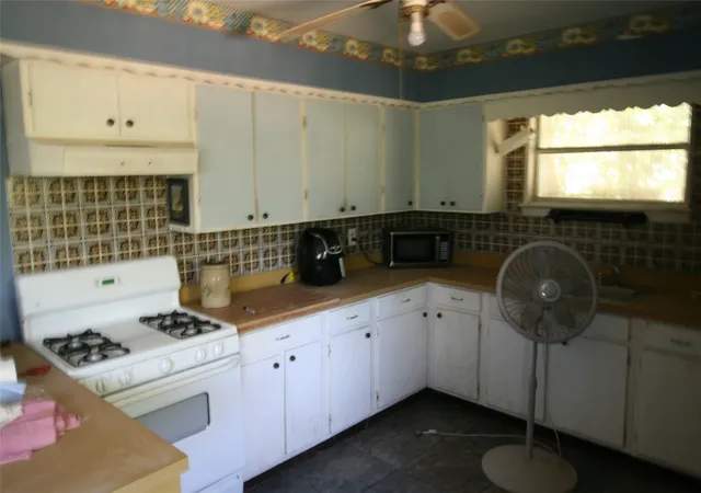 Photo 3 of Sale Pending at 513 Yuma Trl, Quinlan, TX 75474 | MLS# 21364234 | Listing updated on 2026-08-31