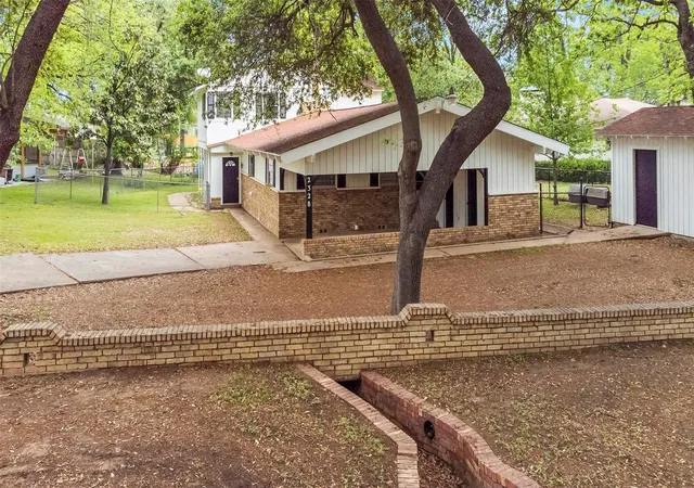 Photo 2 of Single family home for sale at 2328 Wildwood Wy, Tool, TX 75143 | MLS# 21350309 | Listing updated on 2026-09-23