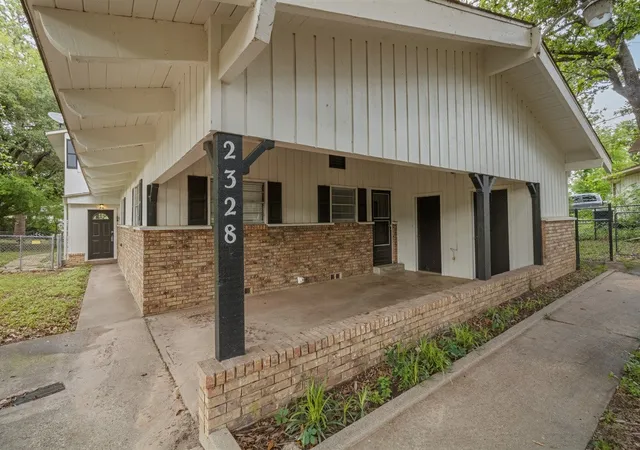 Photo 3 of Single family home for sale at 2328 Wildwood Wy, Tool, TX 75143 | MLS# 21350309 | Listing updated on 2026-09-23