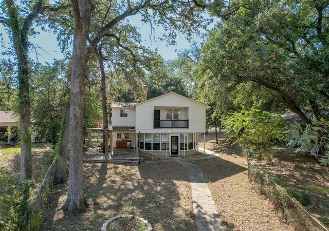 Photo 4 of Single family home for sale at 2328 Wildwood Wy, Tool, TX 75143 | MLS# 21350309 | Listing updated on 2026-09-23