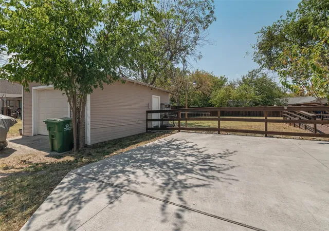 Photo 28 of Single family home for sale at 700 Elm St, Sanger, TX 76266 | MLS# 21364198 | Listing updated on 2026-10-07