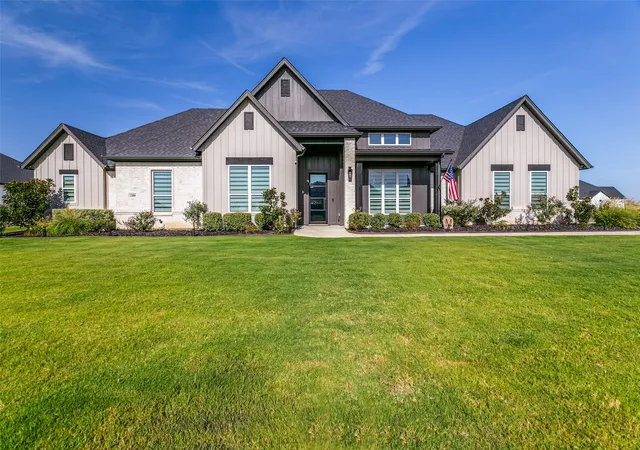 Photo 1 of Single family home for sale at 12000 Bella Vino Dr, Fort Worth, TX 76126 | MLS# 21357403 | Listing updated on 2026-08-29