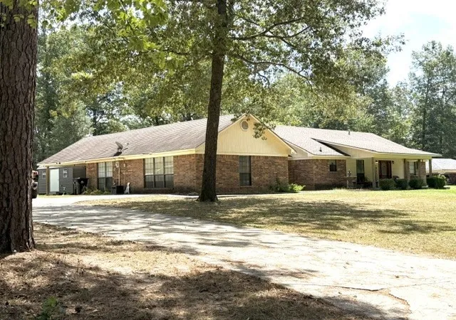 Photo 2 of Single family home for sale at 103 Dogwood Dr, Springhill, LA 71075 | MLS# 21364295 | Listing updated on 2026-08-21
