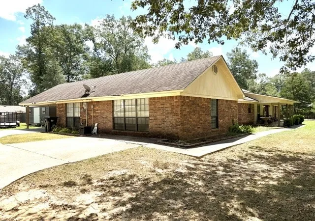 Photo 3 of Single family home for sale at 103 Dogwood Dr, Springhill, LA 71075 | MLS# 21364295 | Listing updated on 2026-08-21