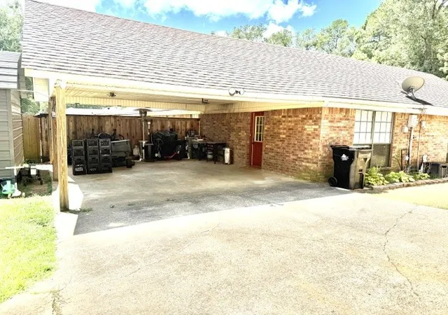 Photo 4 of Single family home for sale at 103 Dogwood Dr, Springhill, LA 71075 | MLS# 21364295 | Listing updated on 2026-08-21