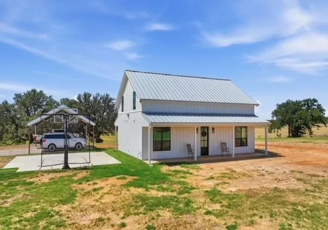 Photo 1 of Single family home for sale at 1000 Adell Rd, Weatherford, TX 76088 | MLS# 21364342 | Listing updated on 2026-08-20