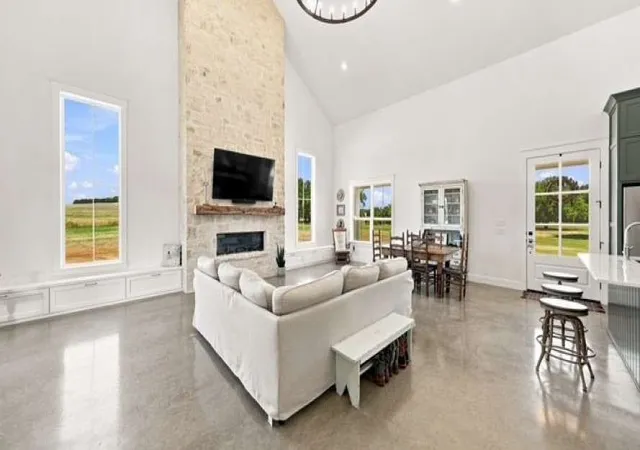 Photo 4 of Single family home for sale at 1000 Adell Rd, Weatherford, TX 76088 | MLS# 21364342 | Listing updated on 2026-08-20