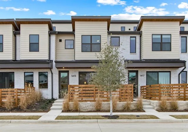Photo 1 of Townhouse for sale at 1404 Azalea Dr, Melissa, TX 75454 | MLS# 21364339 | Listing updated on 2026-10-07