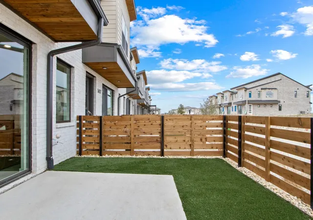 Photo 2 of Townhouse for sale at 1404 Azalea Dr, Melissa, TX 75454 | MLS# 21364339 | Listing updated on 2026-10-07