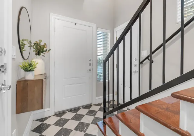 Photo 3 of Sale Pending at 2100 N Fitzhugh Ave #K, Dallas, TX 75204 | MLS# 21342380 | Listing updated on 2026-08-28