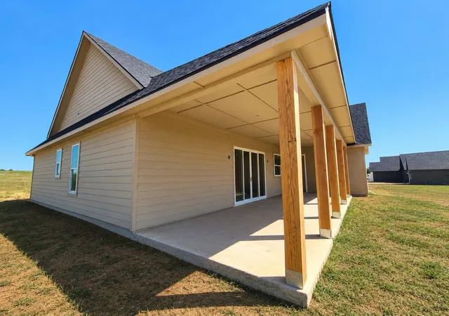 Photo 3 of Single family home for sale at 208 Vaughn Ln, Calera, OK 74730 | MLS# 21364129 | Listing updated on 2026-08-28