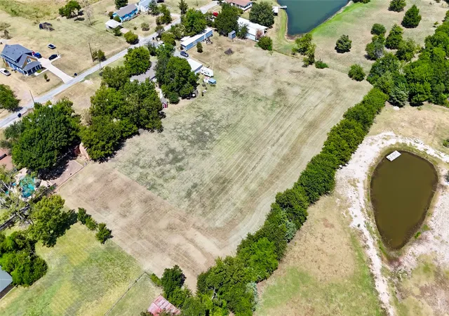 Photo 4 of Land for sale at 610 N 9Th St, Gunter, TX 75058 | MLS# 21363585 | Listing updated on 2026-09-21