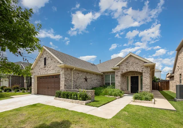 Photo 1 of Single family home for sale at 1572 Cedar Crest Dr, Forney, TX 75126 | MLS# 21364008 | Listing updated on 2026-08-20