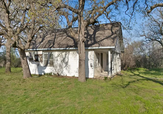 Photo 3 of Single family home for sale at 202 Johns Dr, Chico, TX 76431 | MLS# 21350287 | Listing updated on 2026-08-20
