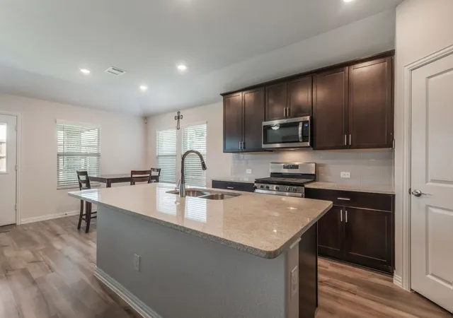 Photo 3 of Single family home for sale at 1805 Gold Mine Trl, Aubrey, TX 76227 | MLS# 21364431 | Listing updated on 2026-08-20