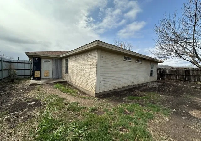 Photo 3 of Sale Pending at 2930 Waco St, San Angelo, TX 76901 | MLS# 21364468 | Listing updated on 2026-10-01