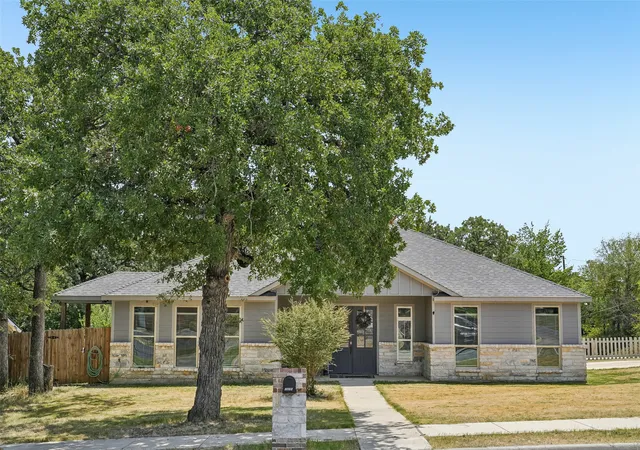 Photo 1 of Single family home for sale at 3600 Martin St, Fort Worth, TX 76119 | MLS# 21363074 | Listing updated on 2026-08-24