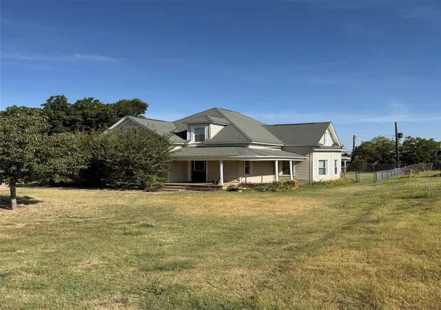 Photo 1 of Single family home for sale at 303 E 5th St, Prosper, TX 75078 | MLS# 21361152 | Listing updated on 2026-08-27