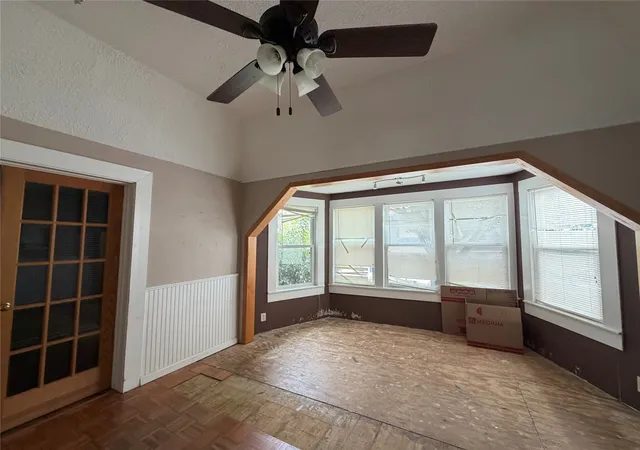 Photo 4 of Single family home for sale at 303 E 5Th St, Prosper, TX 75078 | MLS# 21361152 | Listing updated on 2026-09-23