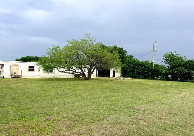 Photo 4 of Manufactured home for sale at 4361 Miller Rd, Midlothian, TX 76065 | MLS# 21350303 | Listing updated on 2026-08-20